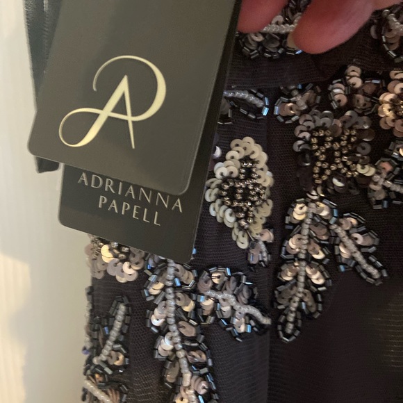 Adrianna Papell - Picture 2 of 5